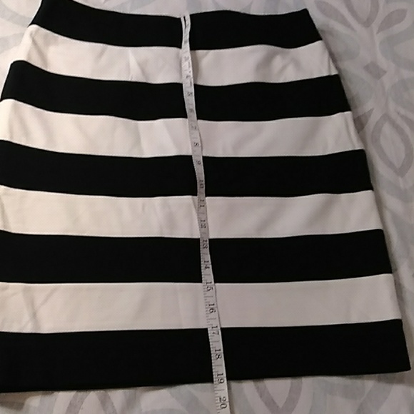 White House Black Market  Skirt - Picture 3 of 8